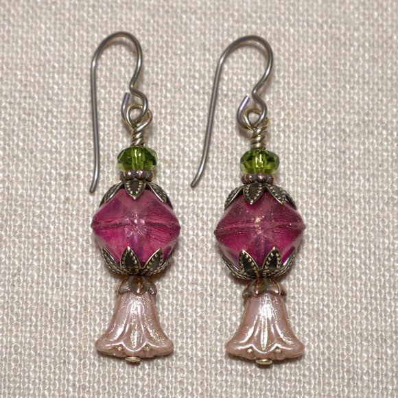 Hand Crafted Handmade Earrings Pink Czech Glass Tulip Beaded Flower Earr… - Picture 1 of 5